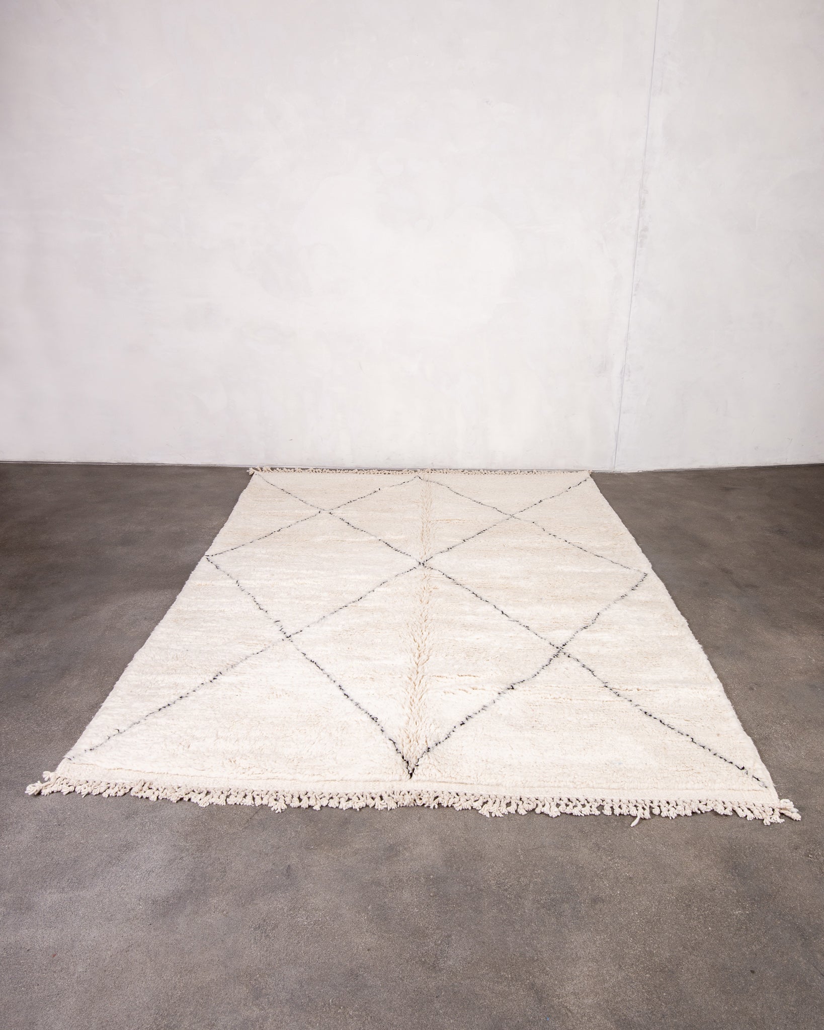 Modern designer handcrafted Berber rug from morocco Beniourain with beautiful colors and patterns